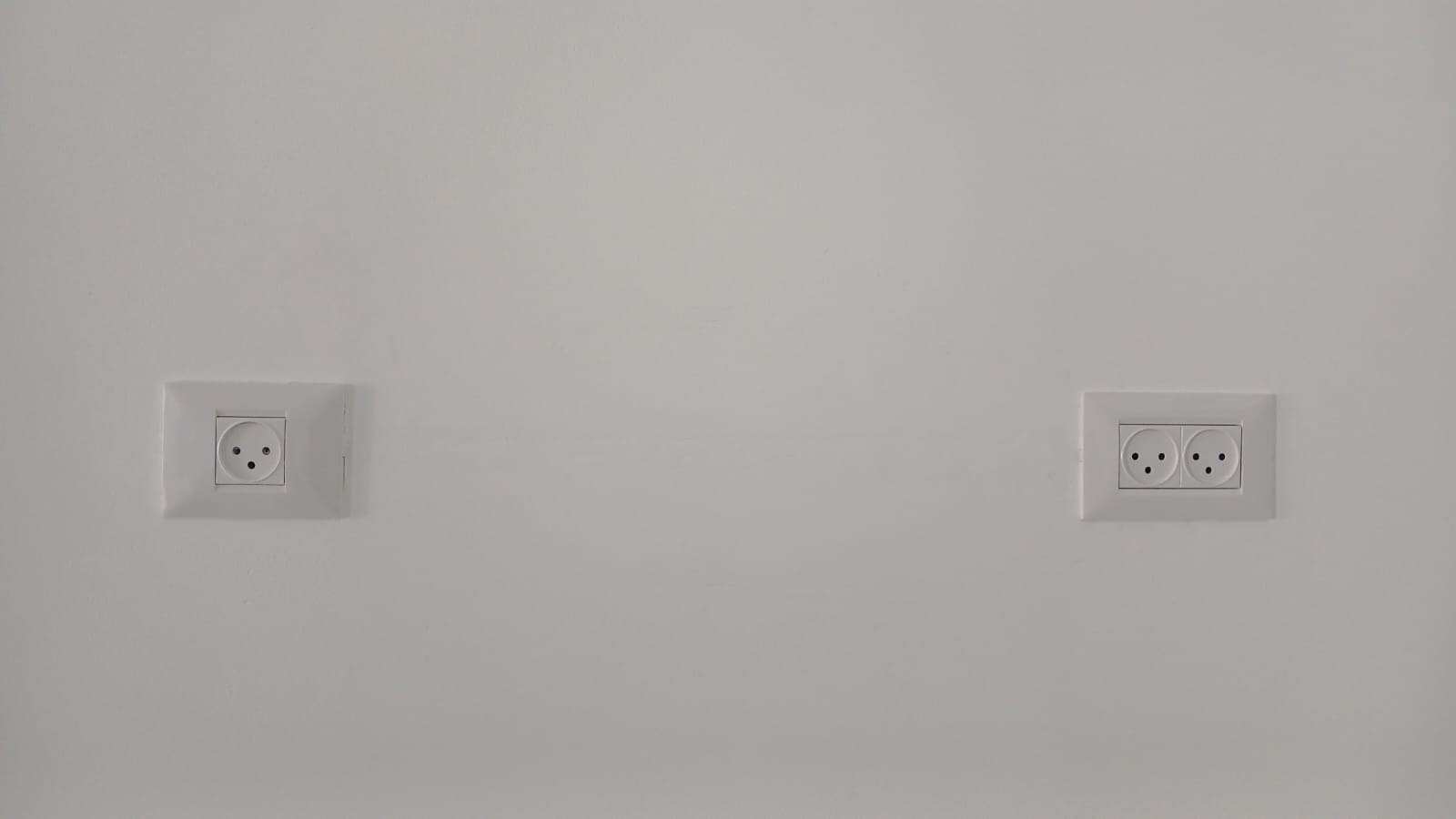 נקודת חשמל בדירה בראשון לציון